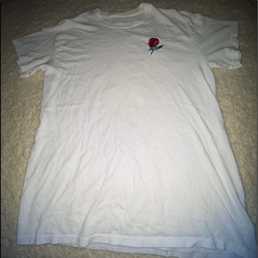 Mens embroidered t-shirt